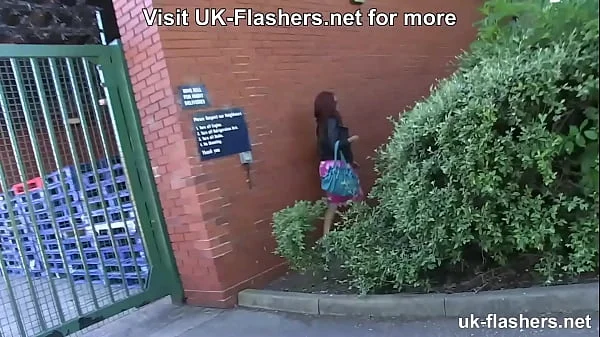 Ebony Kiki Minaj Flashing her Pussy in Public for UK-Flashers