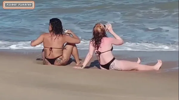 Fizemos sexo com estranho na praia ele deixou nós duas toda fodida