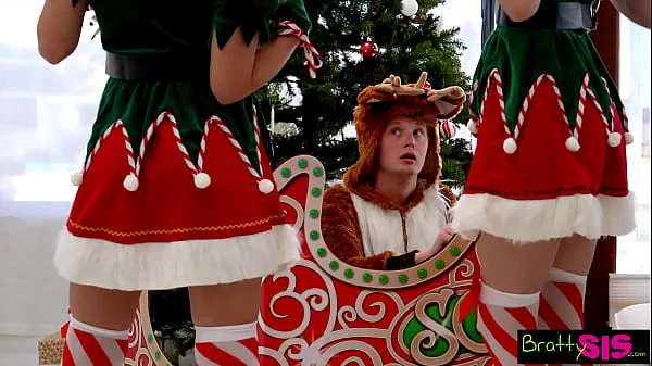 Santa's Perfect Helpers Xxlayna Marie & Jill Kassidy Help Milk Stepbro Rudolph's Dick - S30:E1