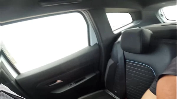 Paula Soares vendedora de doces baiana entra no carro e leva gozada dentro