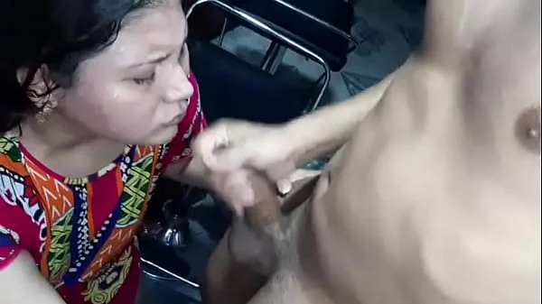 Me pongo cachonda en la cocina pt4