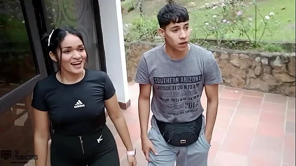 Milf latina monta la polla de su entrenador y le pide sexo duro