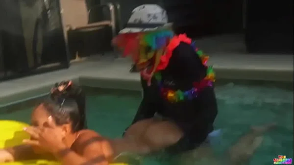 18 year old Lifeguard gets fucked for clout