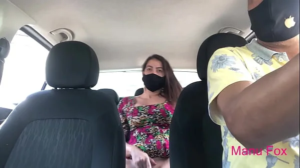 Provoquei o motorista do uber até ele me fazer gozar