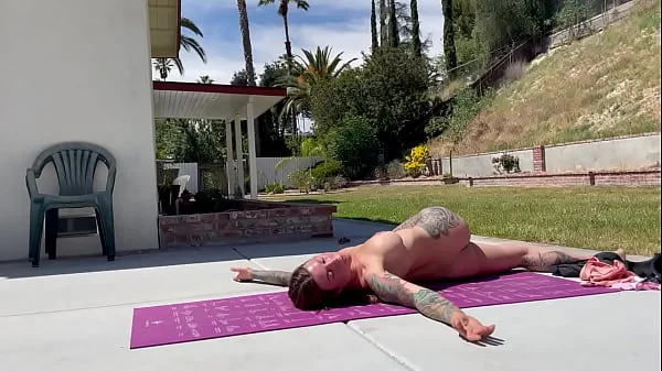 Real naked yoga with Felicity Feline